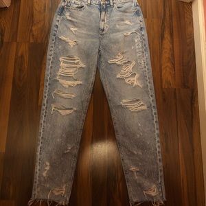 NWT American Eagle Mom Jeans